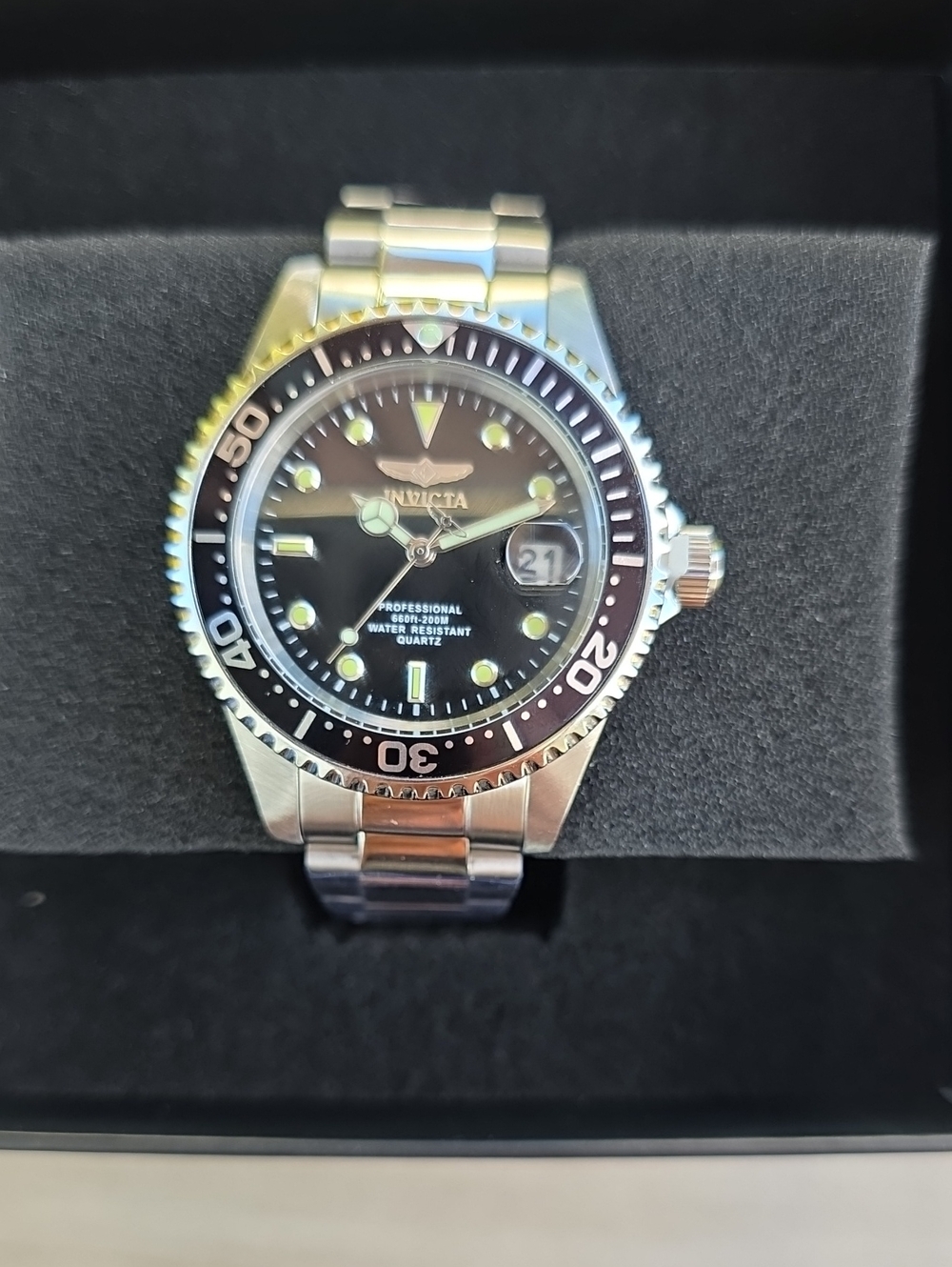 208. Invicta Pro Diver Anchoris Men's Warch 37.5mm Silver And Black